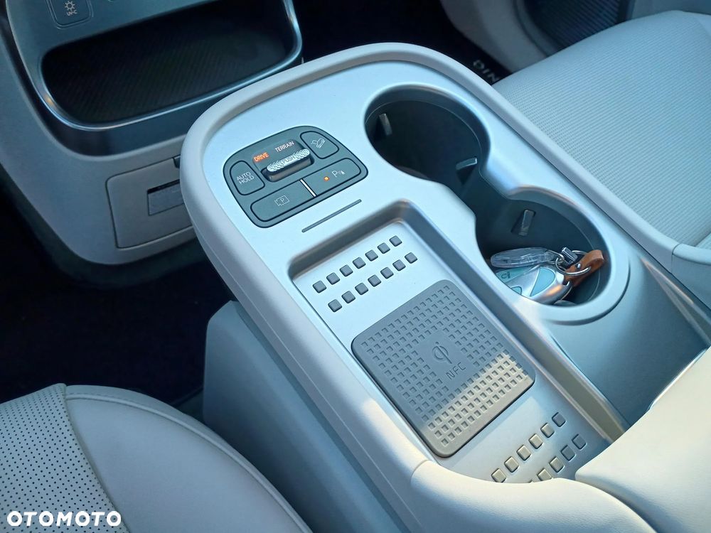 Hyundai IONIQ 9 110kWh Calligraphy AWD - 15