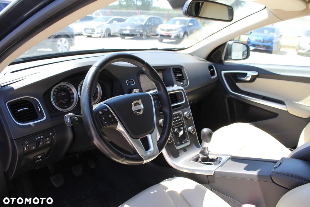 Volvo S60 T3 Summum - 17