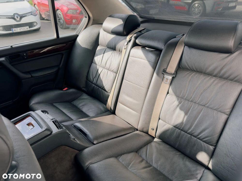 BMW Seria 7 750iL - 10