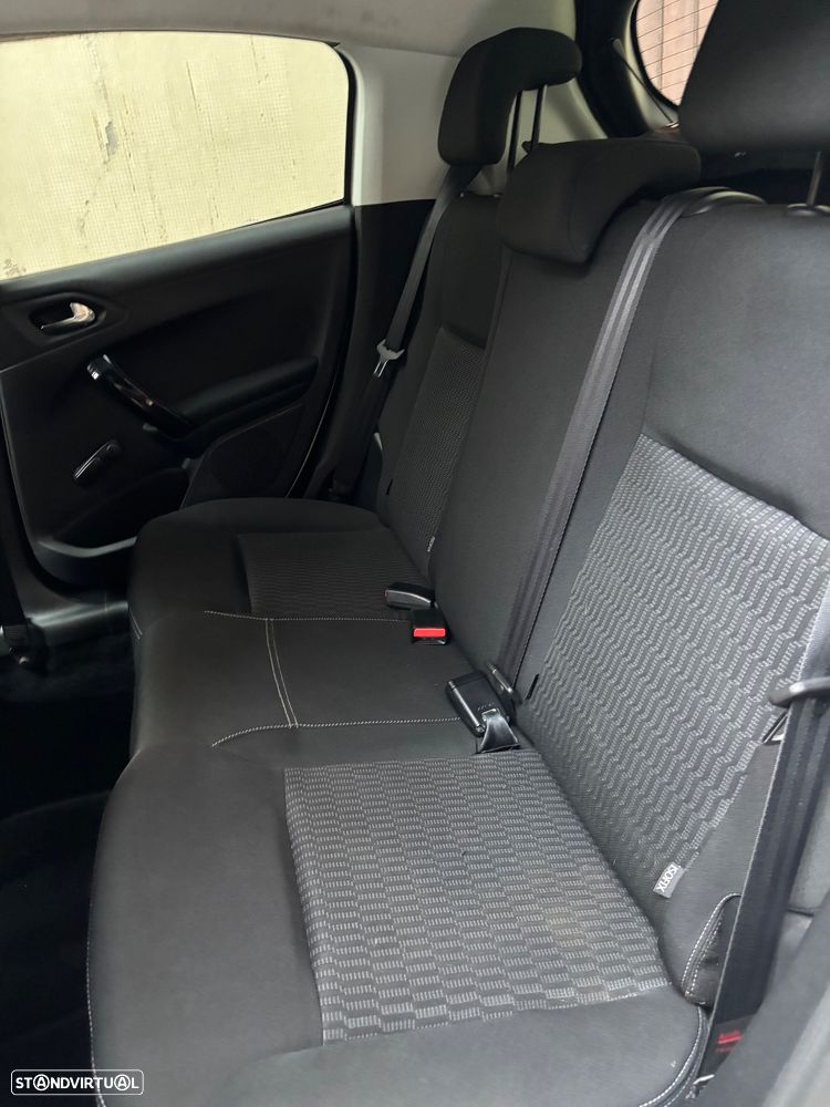 Peugeot 208 1.2 PureTech Style - 19