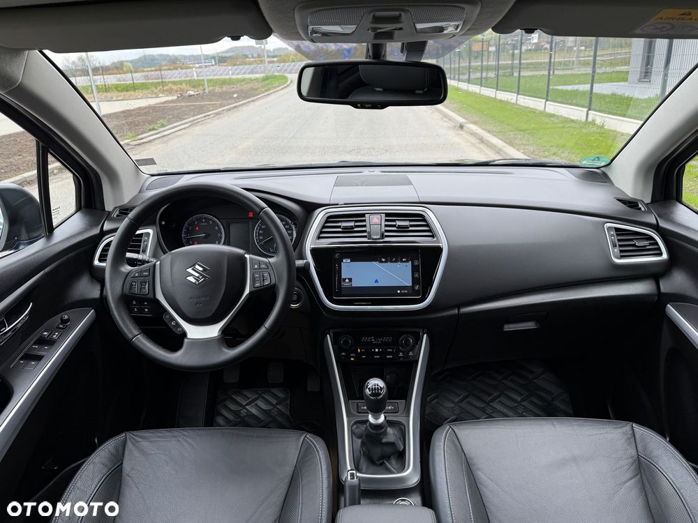Suzuki SX4 S-Cross 1.4 T Premium 4WD - 23