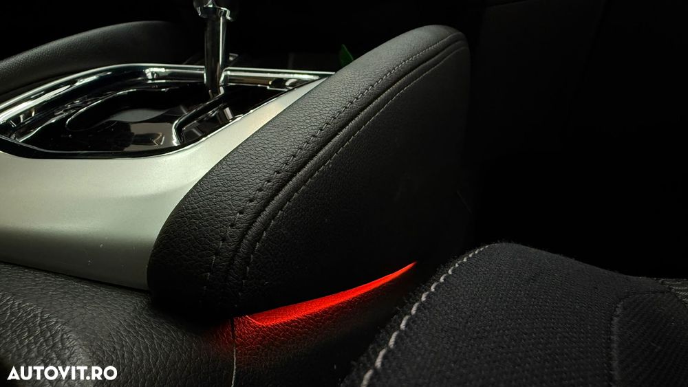 Nissan Qashqai 1.6 DCI Xtronic N-Connecta - 28