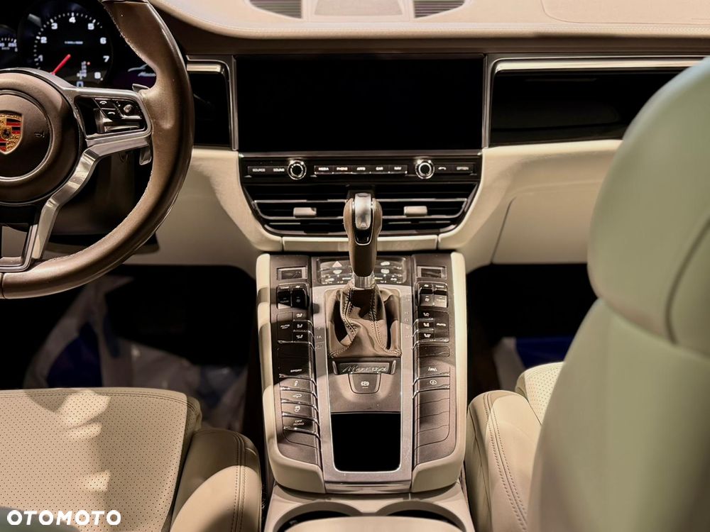 Porsche Macan - 19