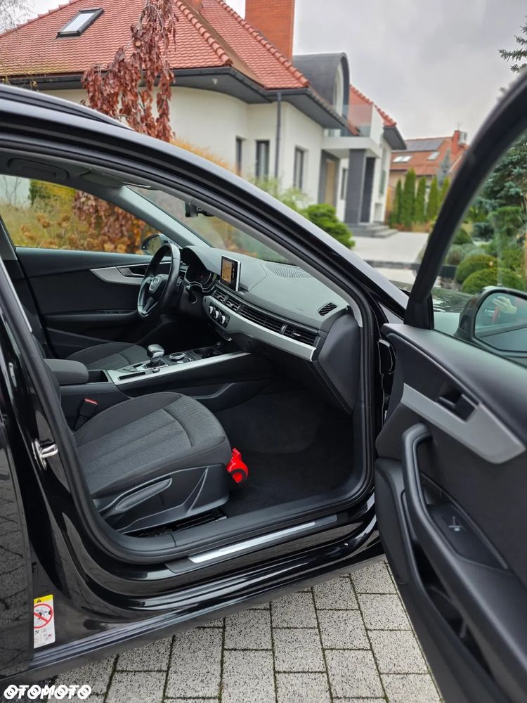 Audi A4 Avant 35 TDI Sport S tronic - 23