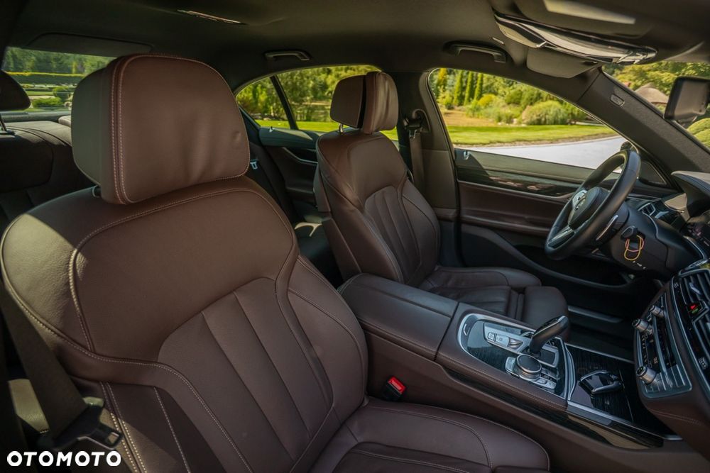 BMW Seria 7 - 22