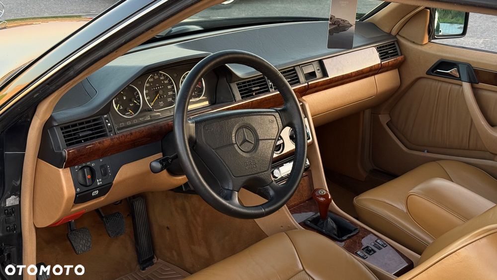 Mercedes-Benz W124 (1984-1993) - 28