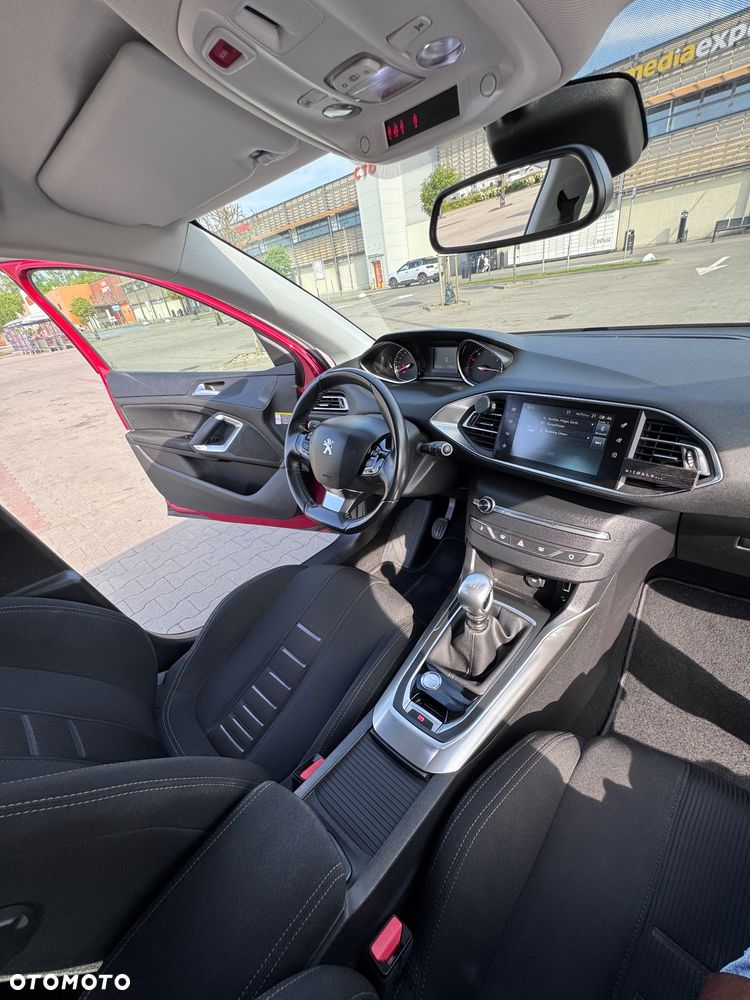 Peugeot 308 130 e-THP Stop & Start Allure - 28