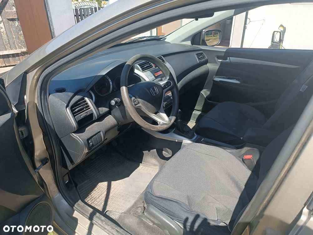 Honda City 1.4 Comfort - 9