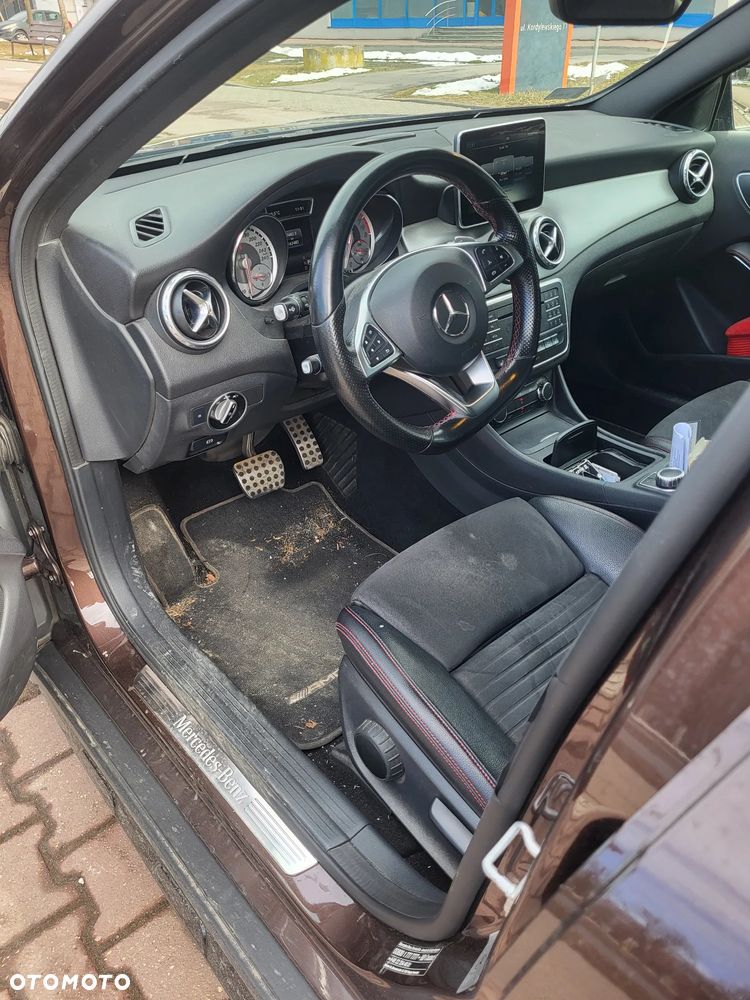 Mercedes-Benz GLA 200 7G-DCT AMG Line - 6