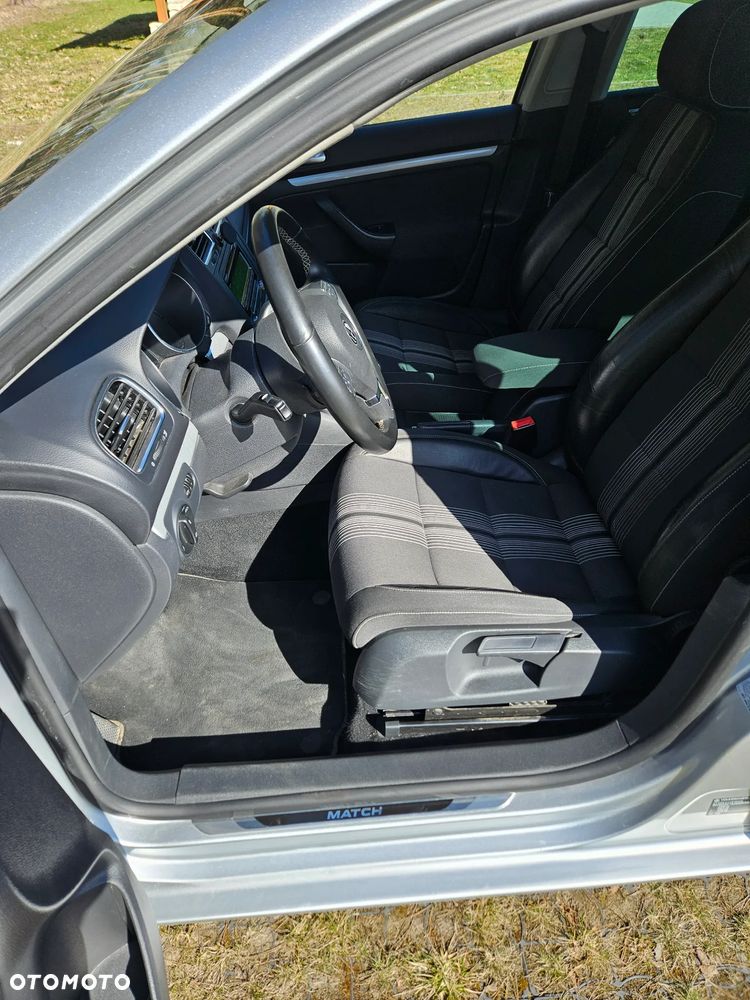 Volkswagen Golf 1.6 TDI DPF BlueMotion Technology DSG MATCH - 16
