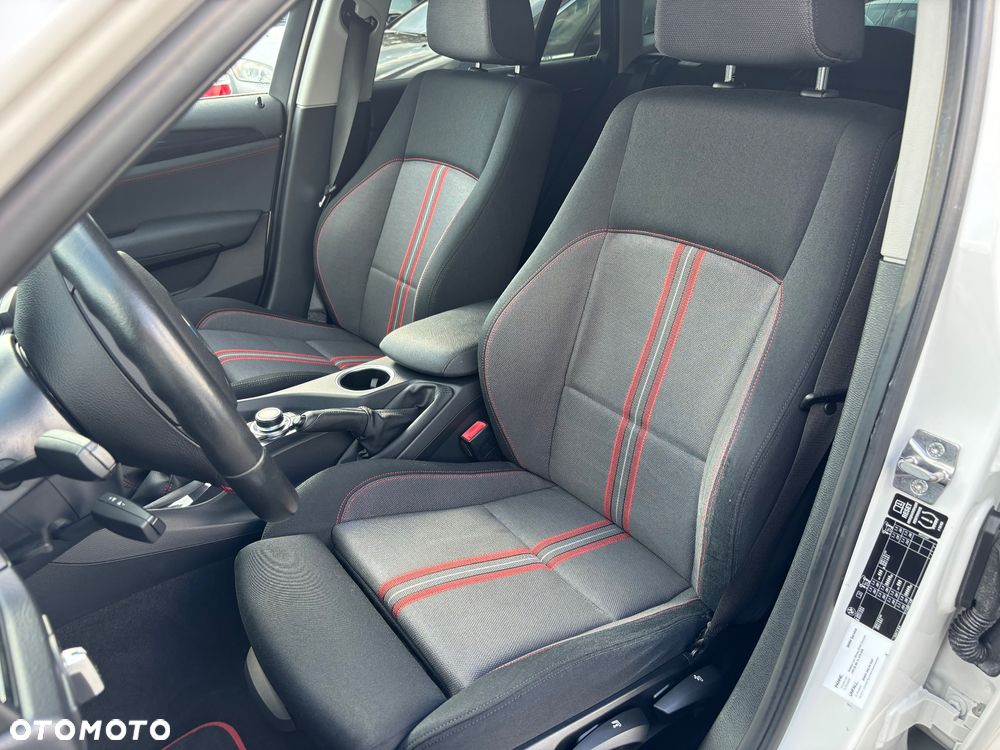 BMW X1 sDrive18d Sport Line - 33