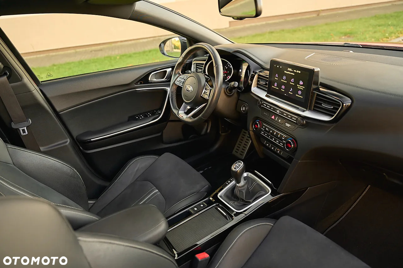 Kia ProCeed 1.4 T-GDI GT Line - 29
