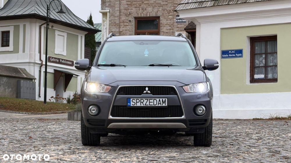 Mitsubishi Outlander - 12