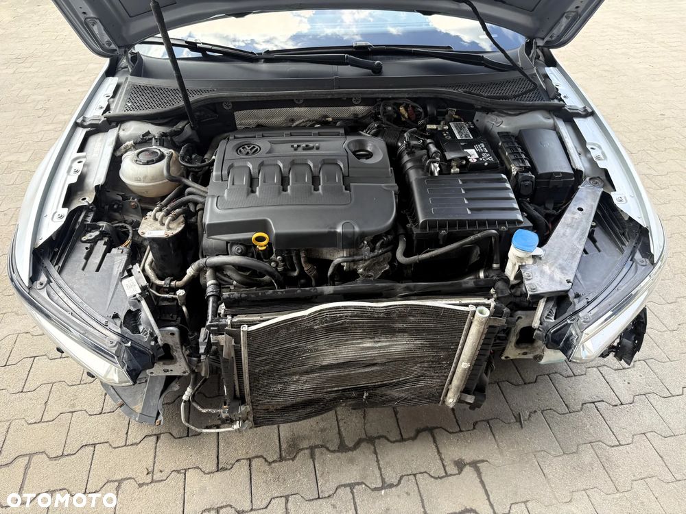 Volkswagen Passat 2.0 TDI SCR DSG Comfortline - 8