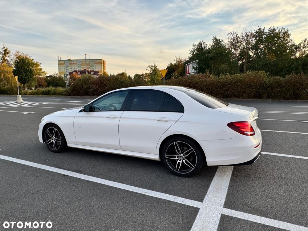 Mercedes-Benz Klasa E 220 d 4-Matic Business Edition 9G-TRONIC - 5