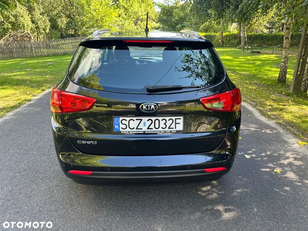 Kia Ceed 1.6 GDI Dream Team Edition - 11