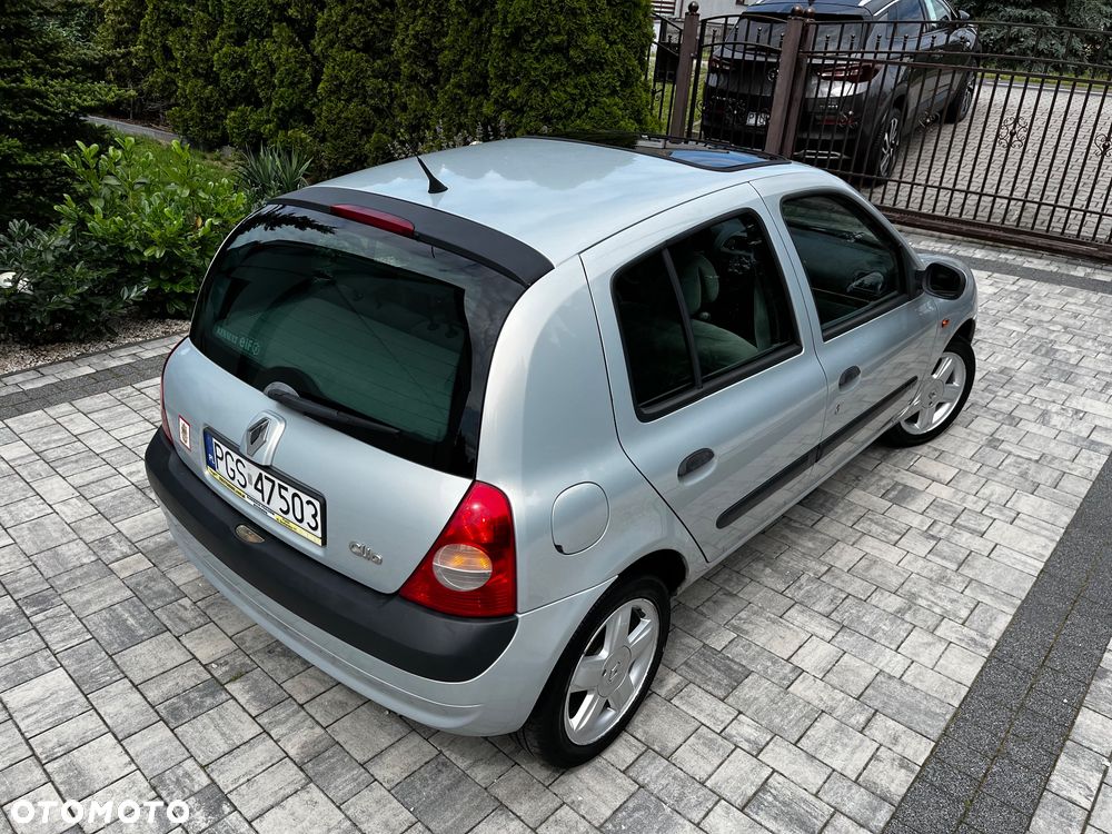 Renault Clio 1.6 16V Initiale - 25