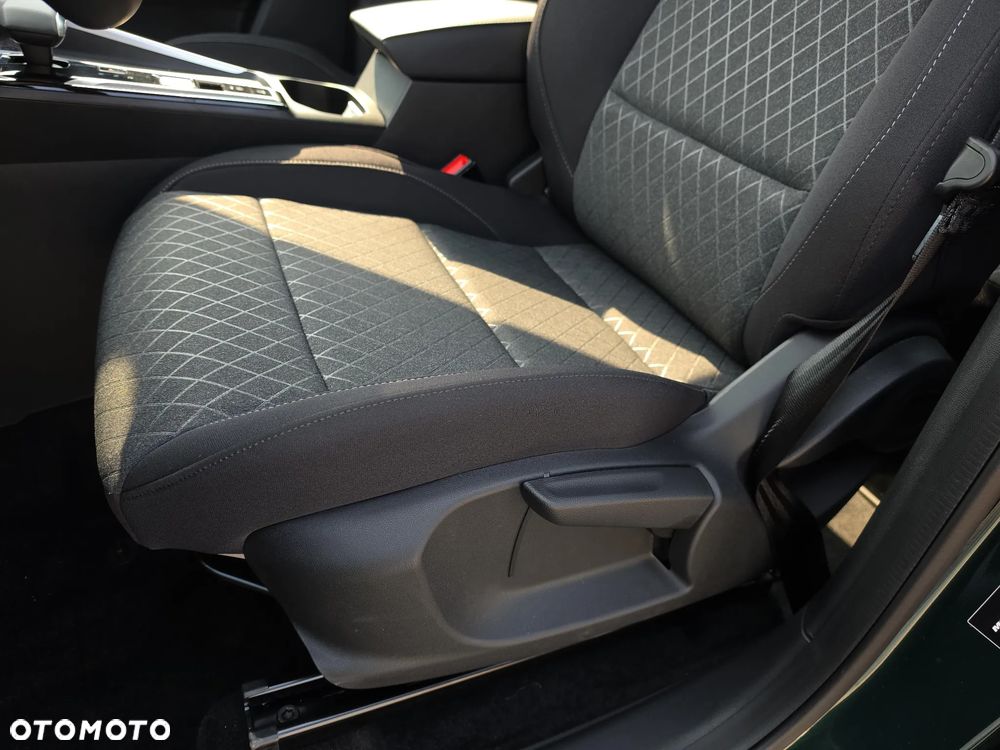 MG ZS Hybrid+ - 13
