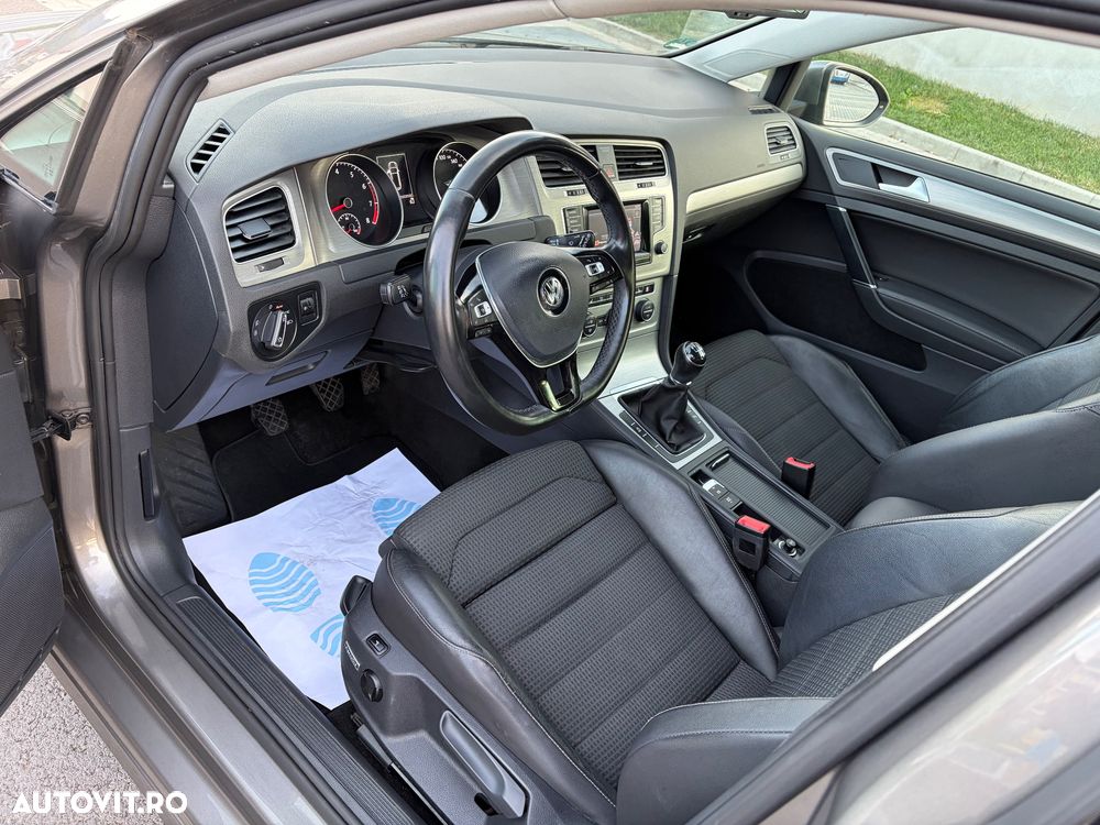 Volkswagen Golf - 16