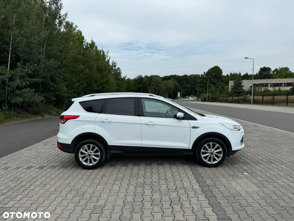 Ford Kuga 2.0 TDCi 2x4 Titanium - 4