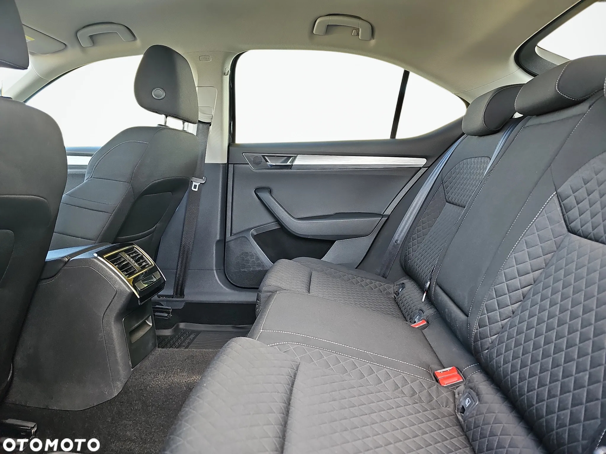 Skoda Superb 2.0 TSI Ambition DSG - 14