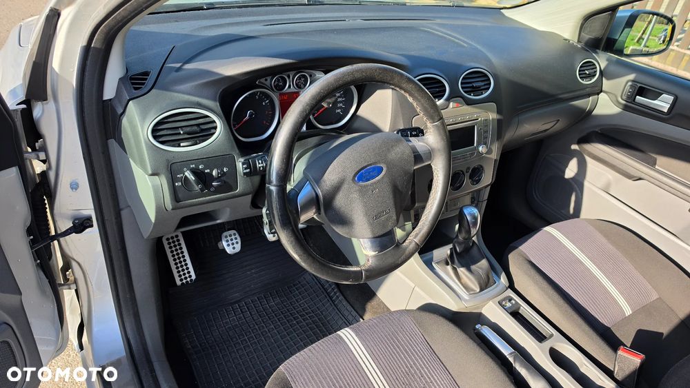 Ford Focus 1.6 Ambiente - 14