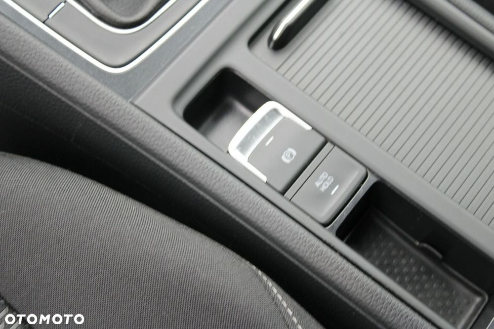 Volkswagen Golf - 25