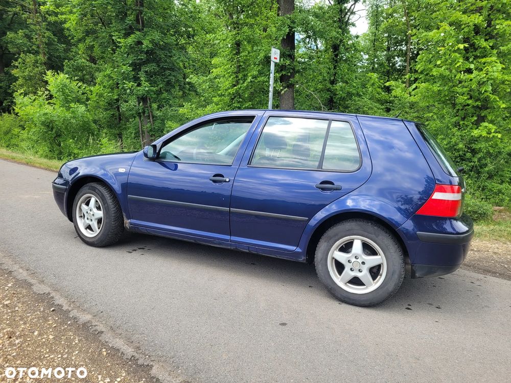 Volkswagen Golf - 4