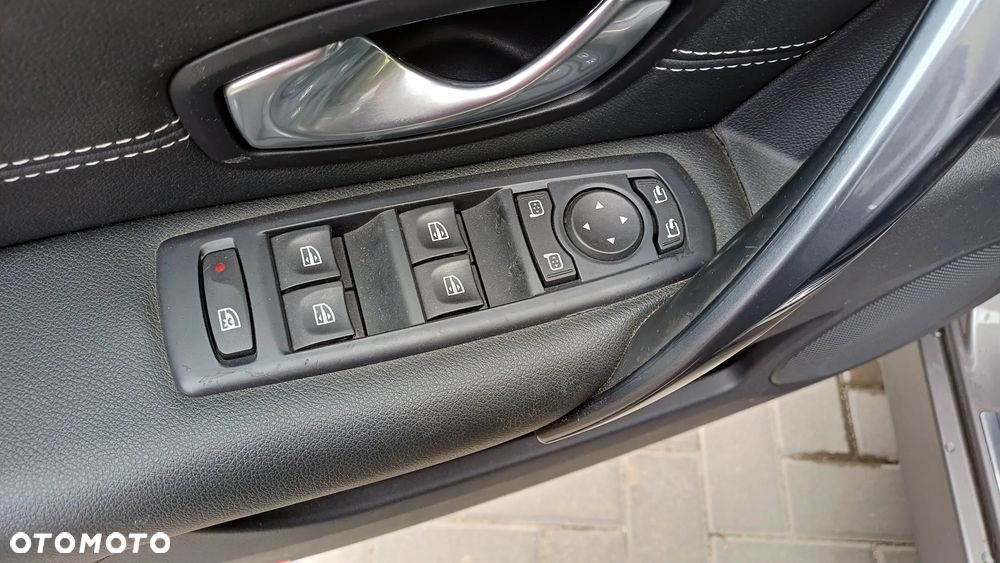 Renault Laguna 2.0 DCi FAP Initiale - 8