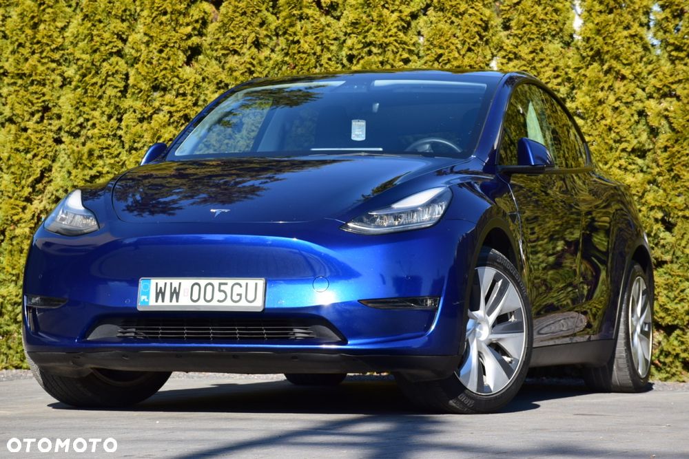 Tesla Y - 1