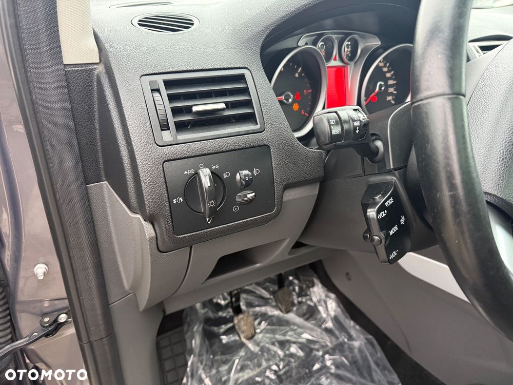 Ford Kuga 2.0 TDCi 2x4 Titanium - 19