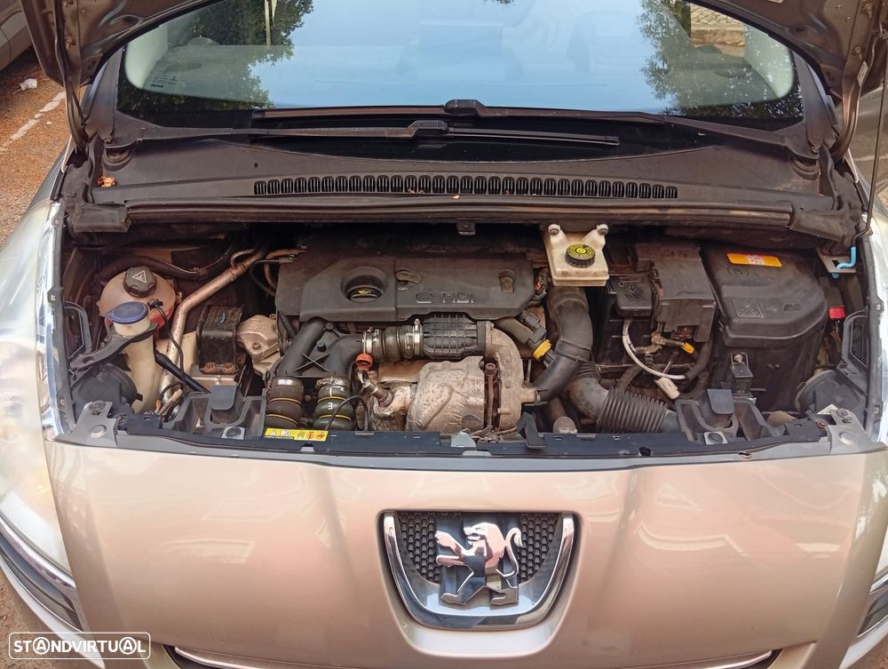 Peugeot 5008 1.6 E-HDi 5L Allure 2-Tronic - 16