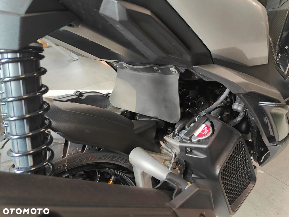 Aprilia SR - 12