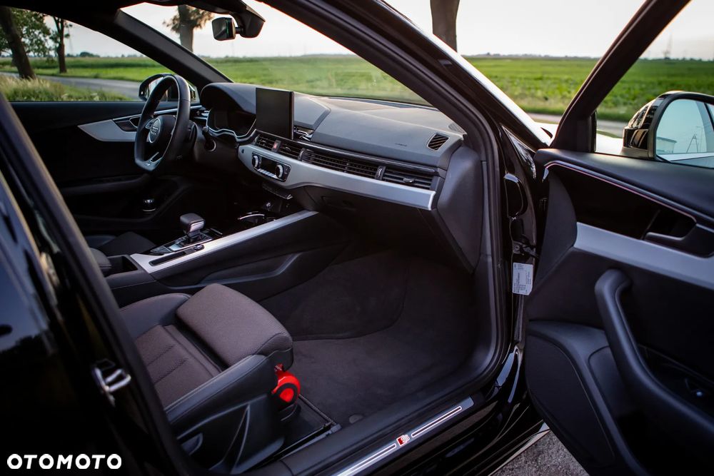 Audi A4 Avant 40 TFSI mHEV Advanced S tronic - 16