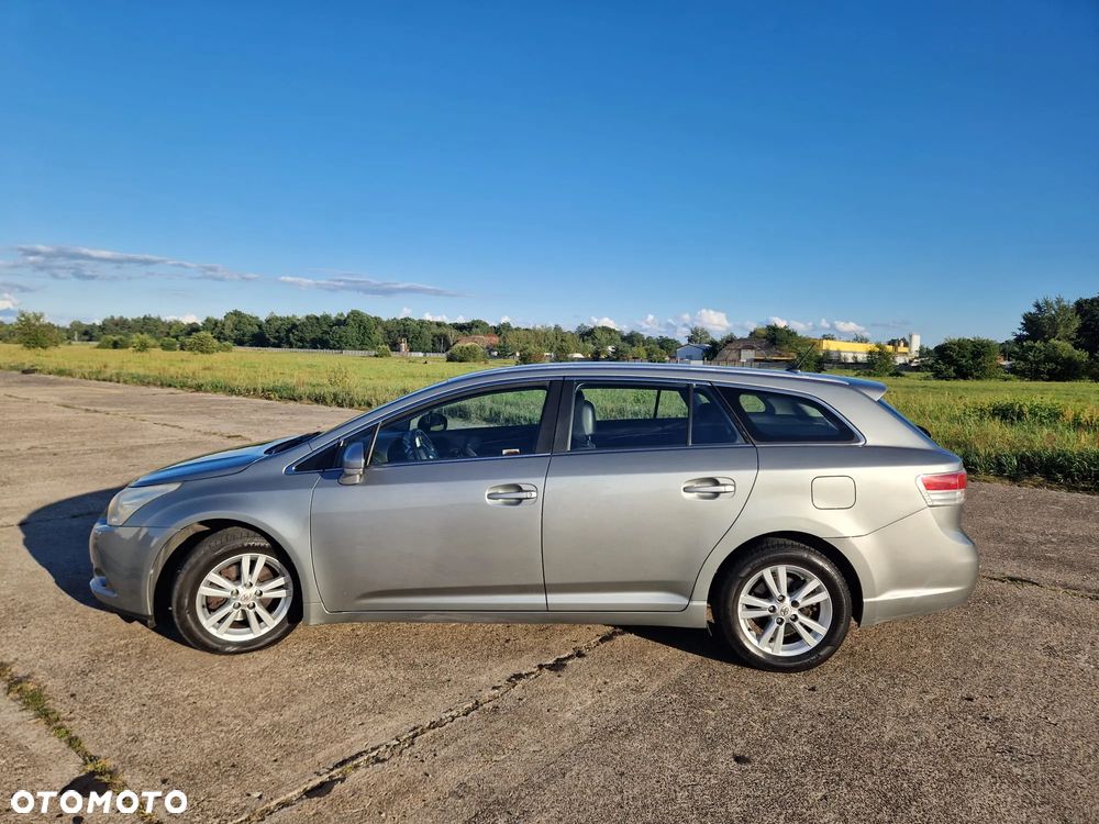 Toyota Avensis 2.0 D-4D Luna - 10