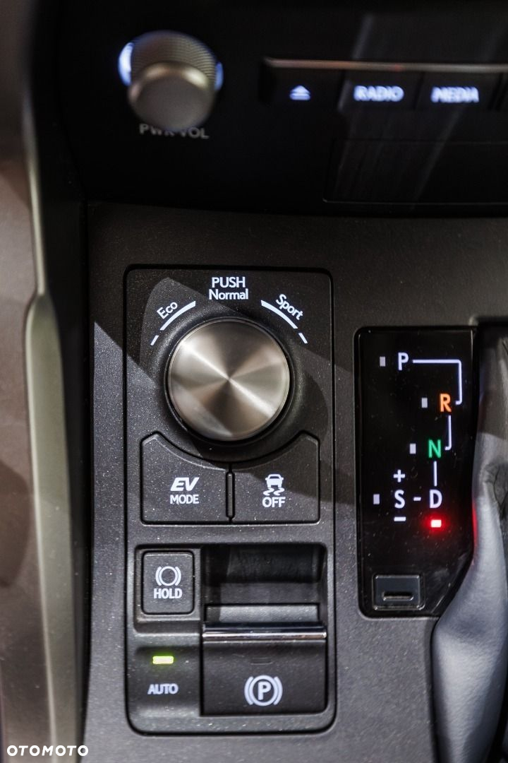 Lexus NX - 32