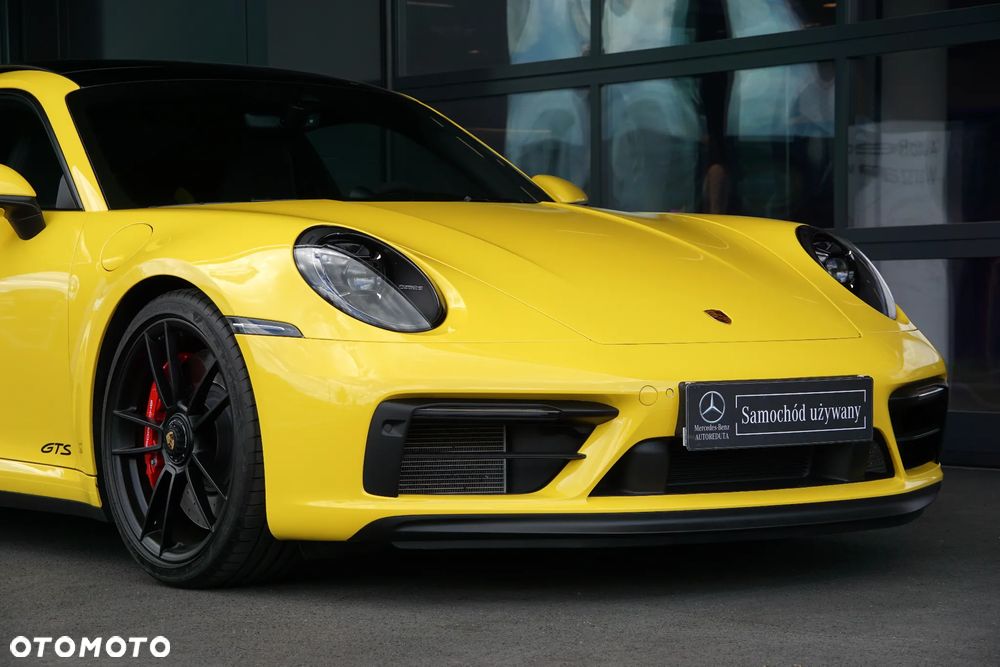 Porsche 911 Carrera 4 GTS PDK - 16