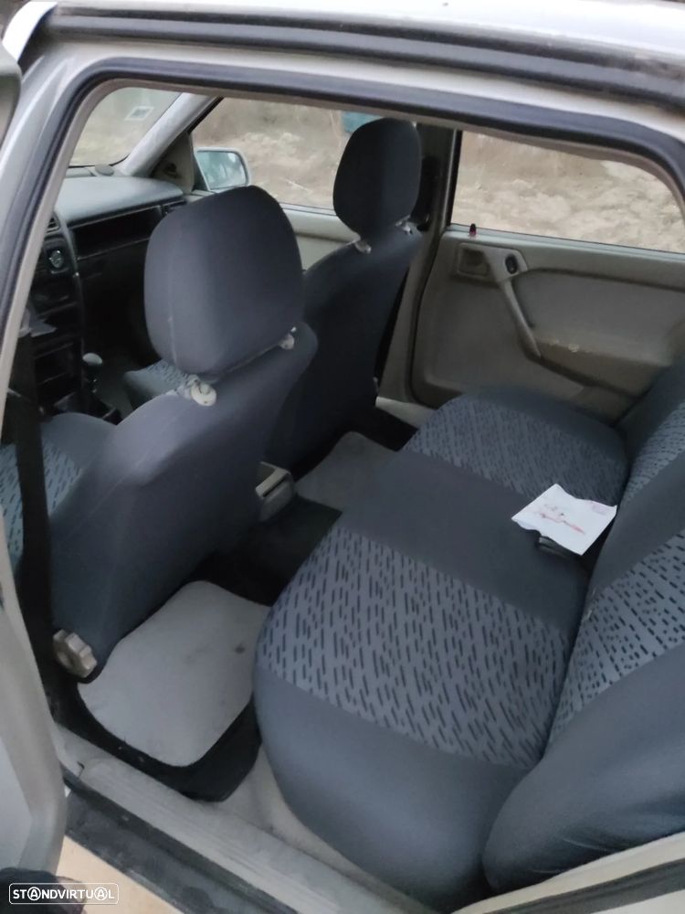 Opel Vectra 1.4 GL - 3