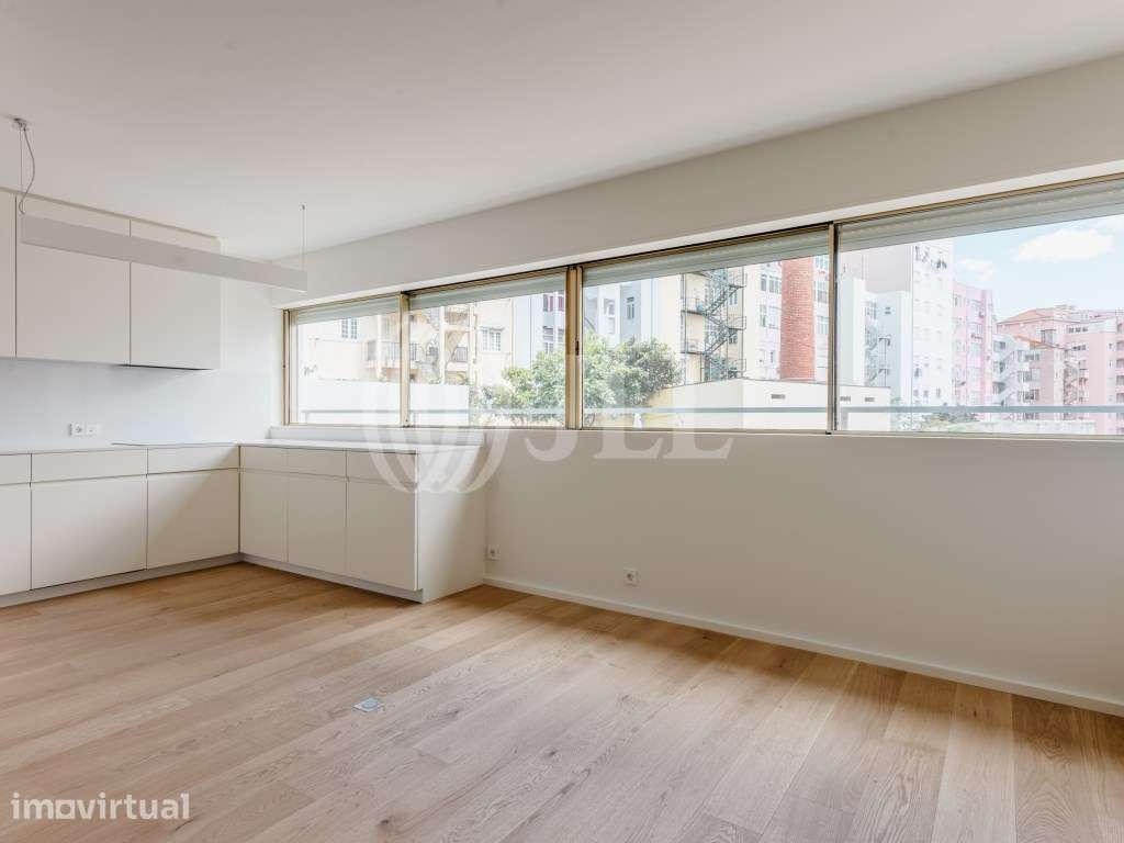 Apartamento T1 com garagem, no Campo Pequeno, em Lisboa - Grande imagem: 2/23