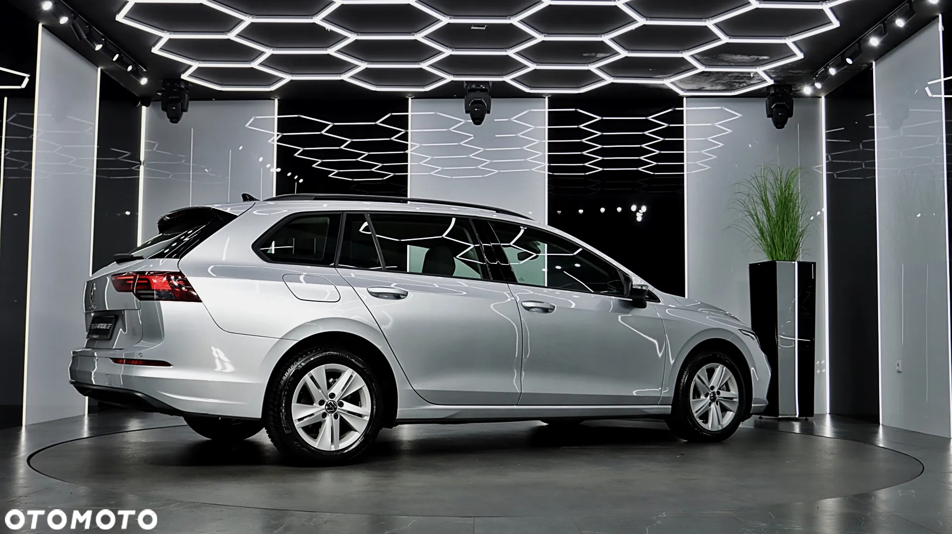 Volkswagen Golf VIII 2.0 TDI Life - 11