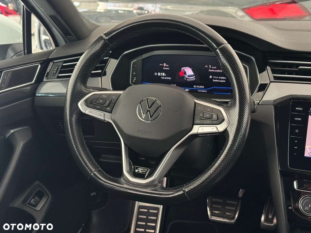 Volkswagen Passat - 28