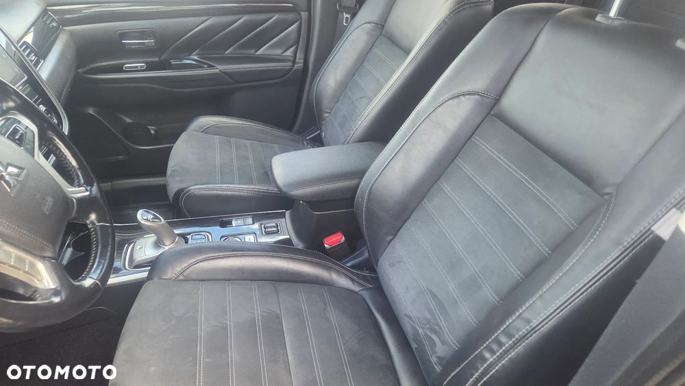 Mitsubishi Outlander - 7