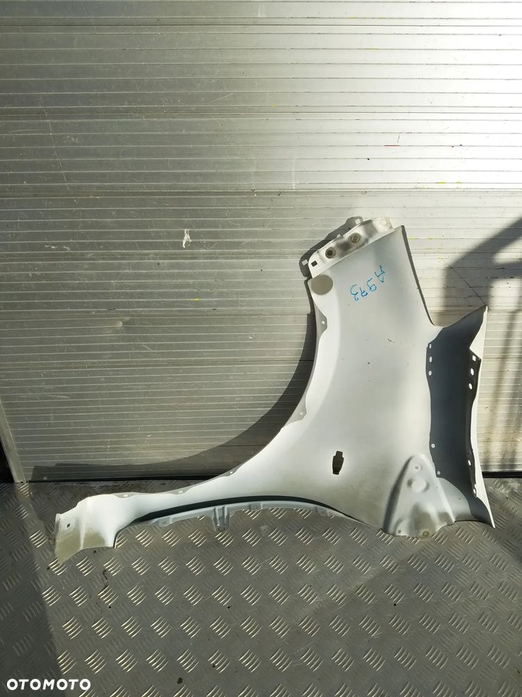 B361/A973 PRAWY BŁOTNIK TOYOTA YARIS III 2011-17 - 2