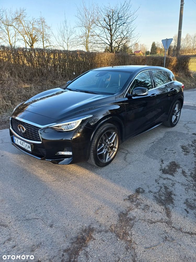 Infiniti Q30 1.6t DCT Premium - 3