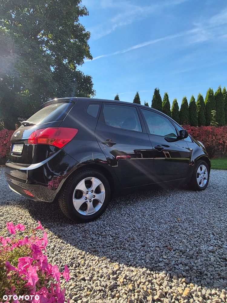 Kia Venga 1.6 CVVT Black Collection - 10