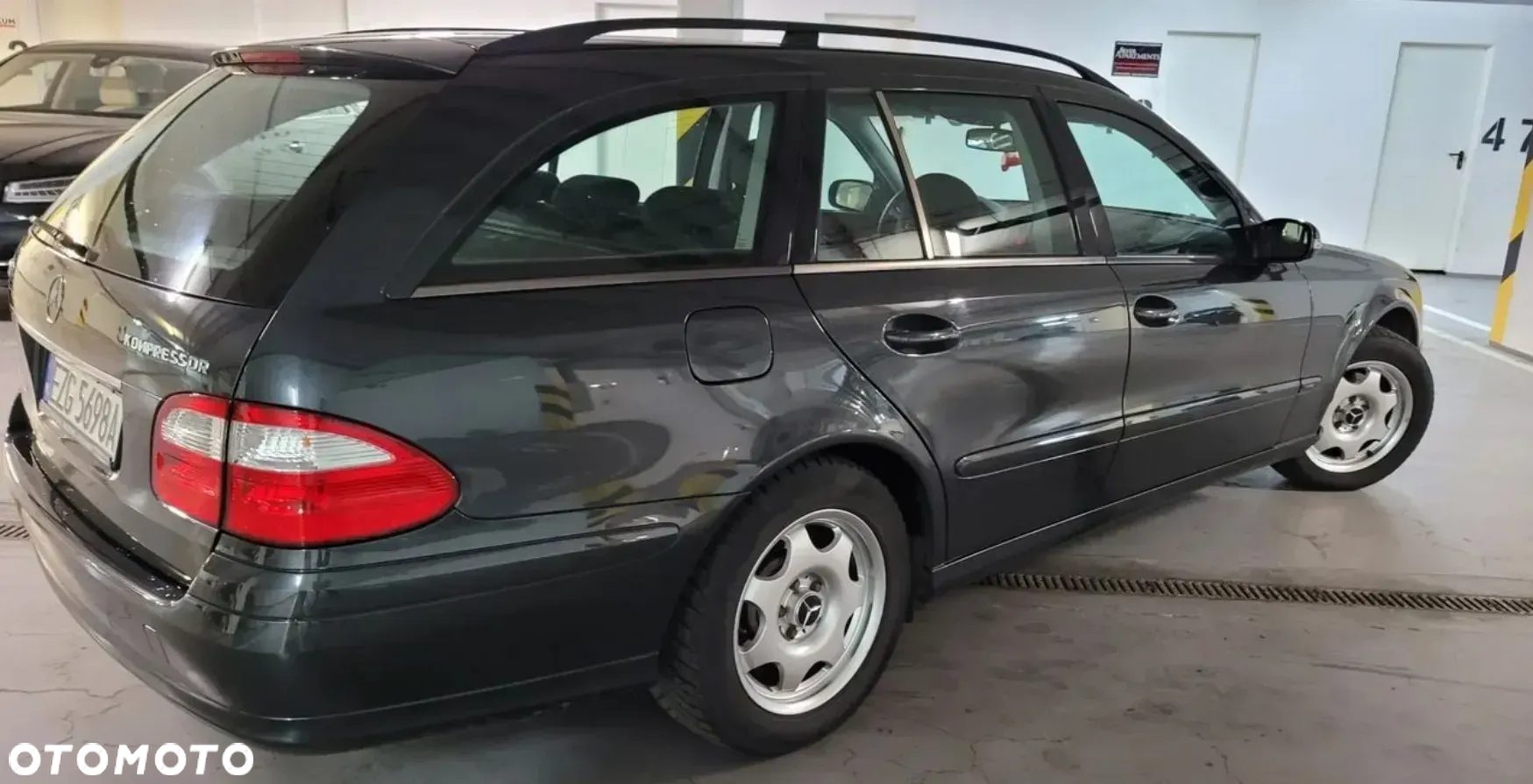 Mercedes-Benz Klasa E 200 T Kompressor Automatik Classic - 39