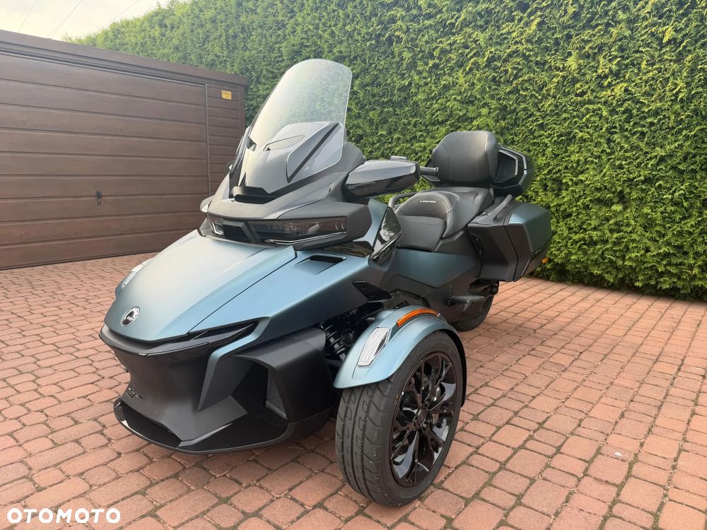 Can-Am Spyder - 1