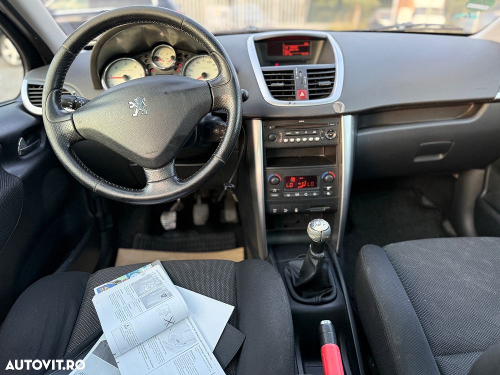 Peugeot 207 110 HDi FAP (Blue Lion) Sport - 10