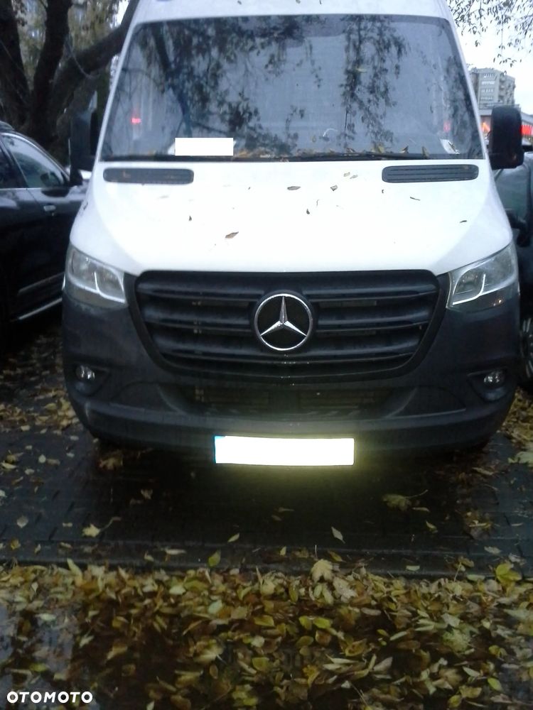 Mercedes Sprinter 907 lampy - 1
