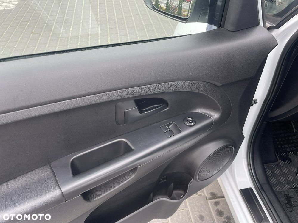 Kia Venga 1.4 M - 11